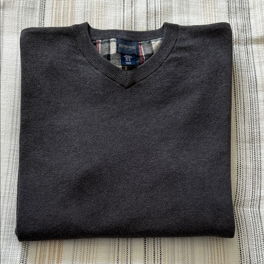 British Khaki Men's V-Neck Sweater in Dark Charcoal